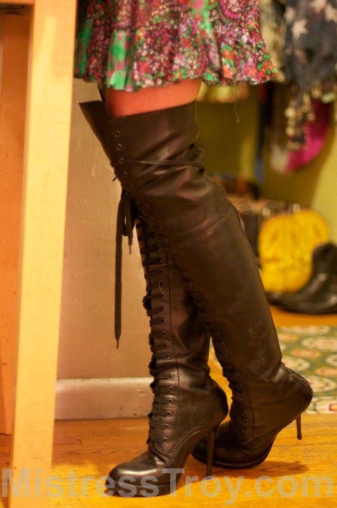 MISTRESS TROY Professional Dominatrix New York City NY and a group of sadistic dominant females, including The Jeweler shown in black
		leather boots, humiliated and tortured a male slave in lower Manhattan